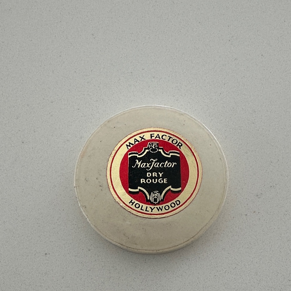Max Factor Vintage Dry Rouge Compact - Cream & Red